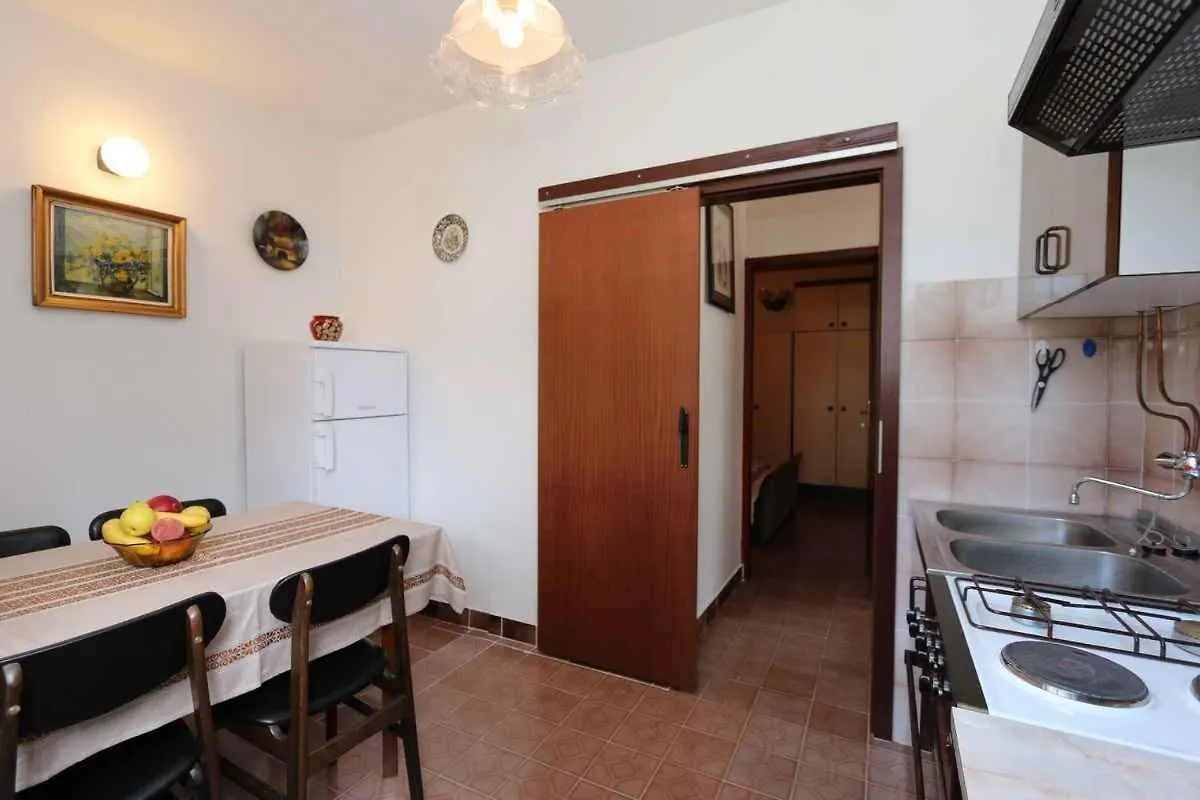 Apartment In Silo/Insel Krk 13562